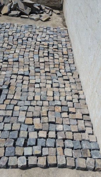 Piatra cubica naturală, orice dimensiune, oferim servicii complete