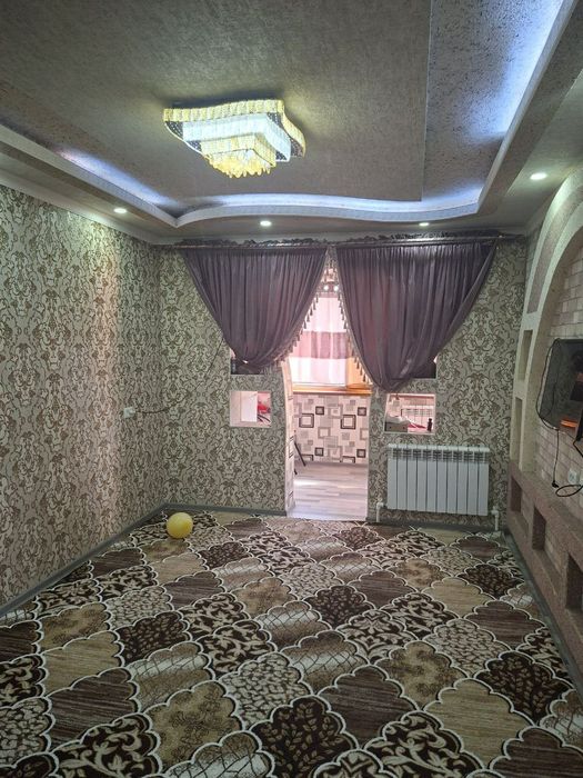 Фрунзе массив киуф ропарасида квартира сотилади