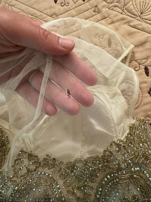 Официална рокля цвят шампанско