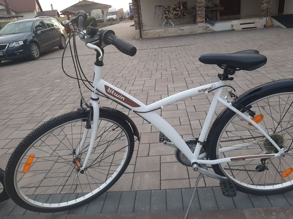 Vând bicicleta de dama