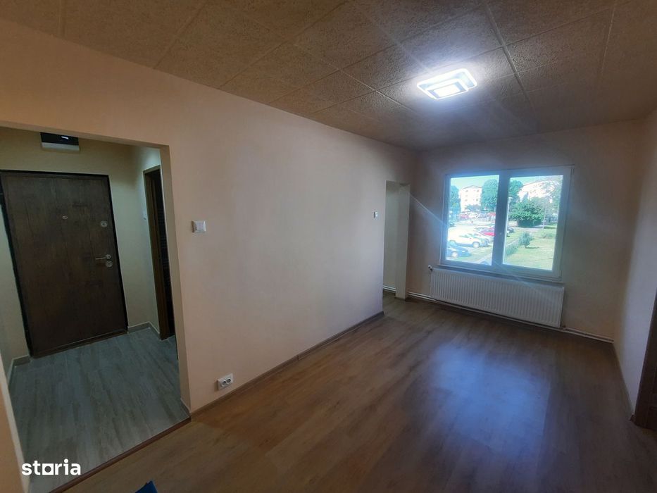 Vand apart. 2 camere Et.1 zona Piata Somes - Satu Mare