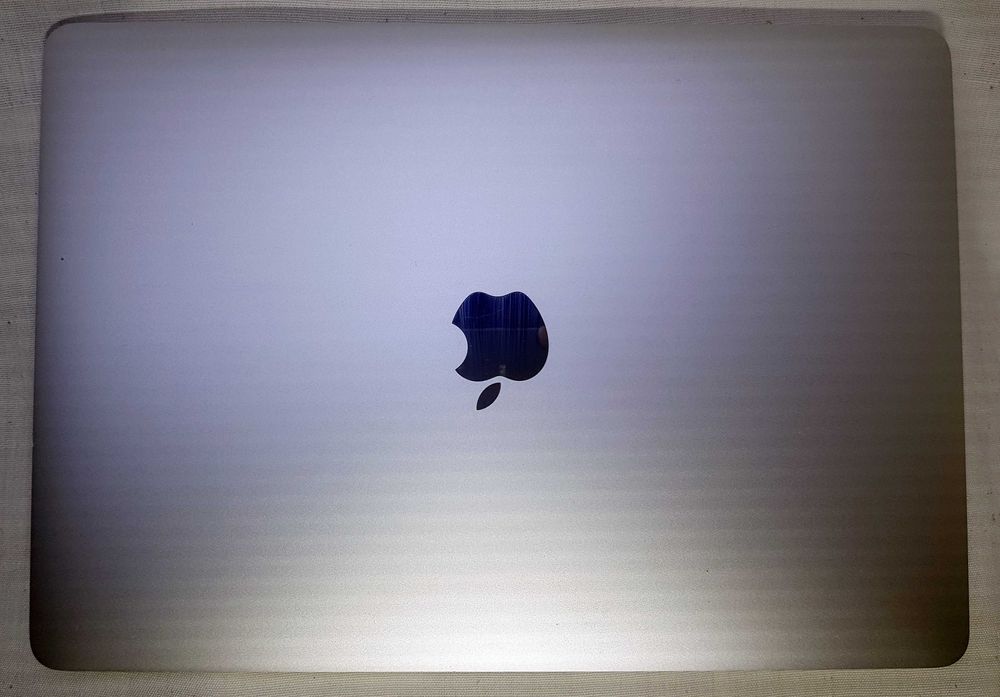 APPLE MacBook PRO 13" cu touchbar, 1TB, i5 2.9GHz, 8GB RAM