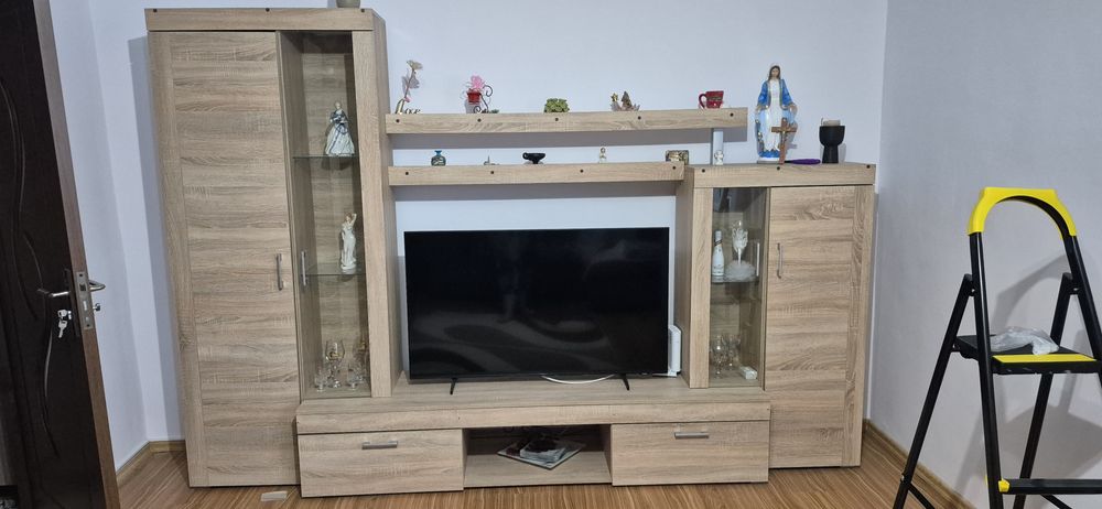 Vând mobilă de living