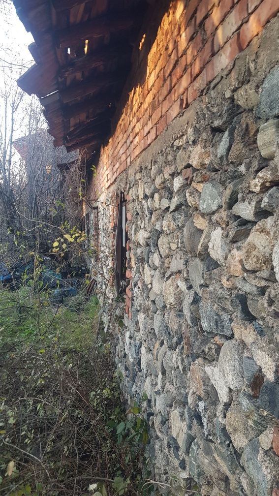 Продава стопанска сграда в гр.Дупница