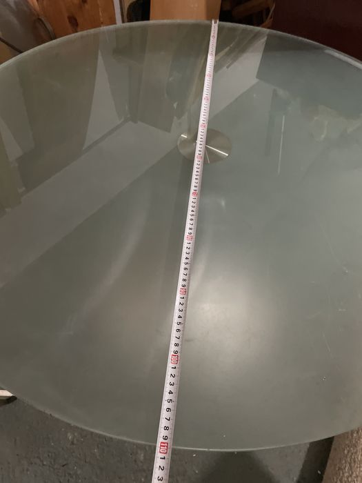 Masa rotundă sticla