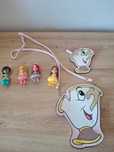Vand lot jucarii cu 4 figurine Disney, posetuta si portofel