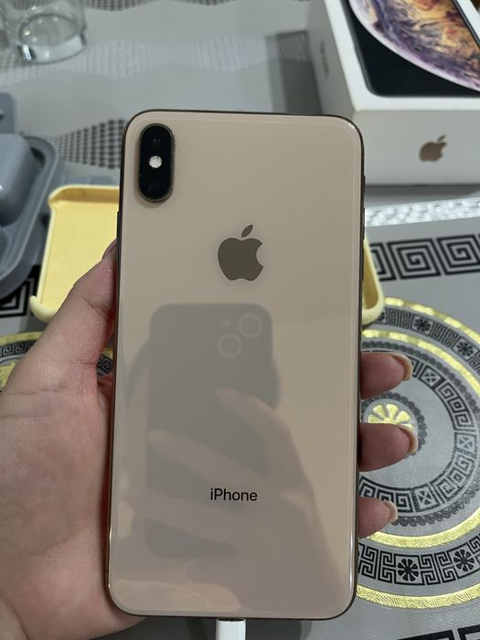 Продается телефон iPhone Xs Max