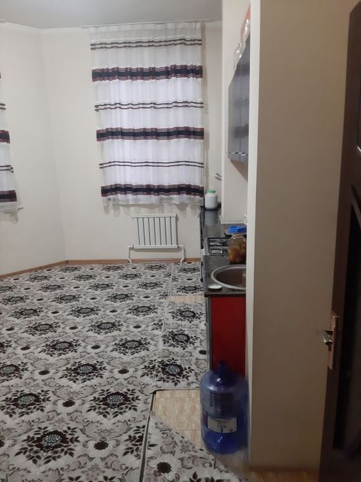 Qarshi shhridan koʻp qavatli uyning xonadoni sotiladi