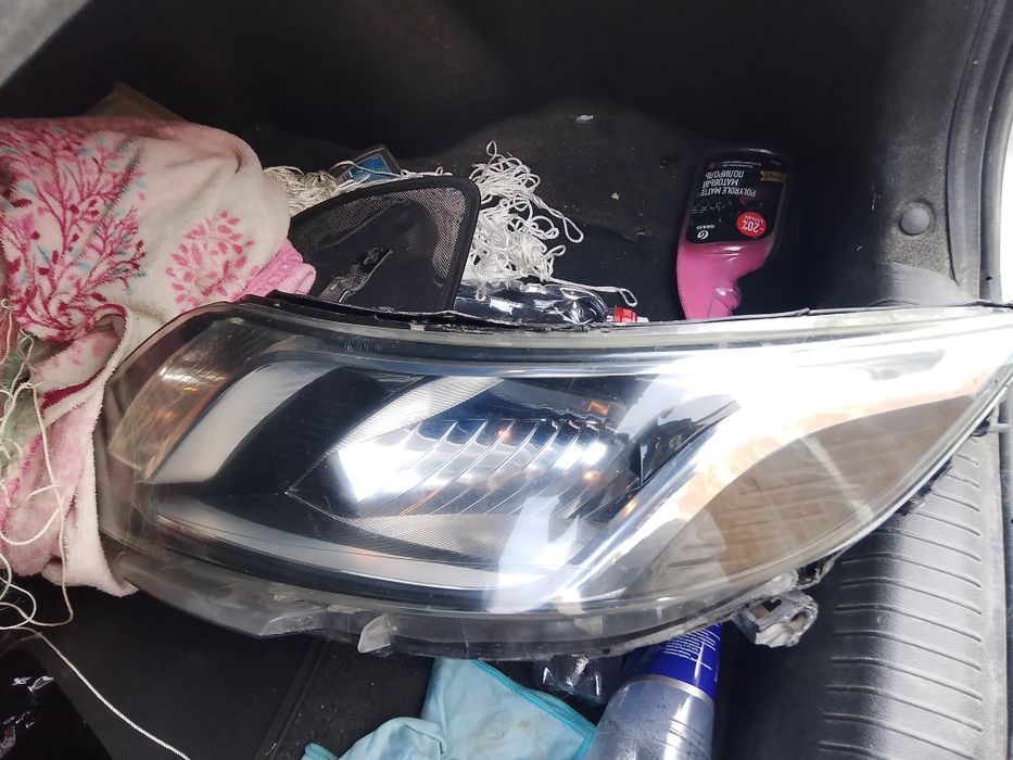 Передняя левая Фара