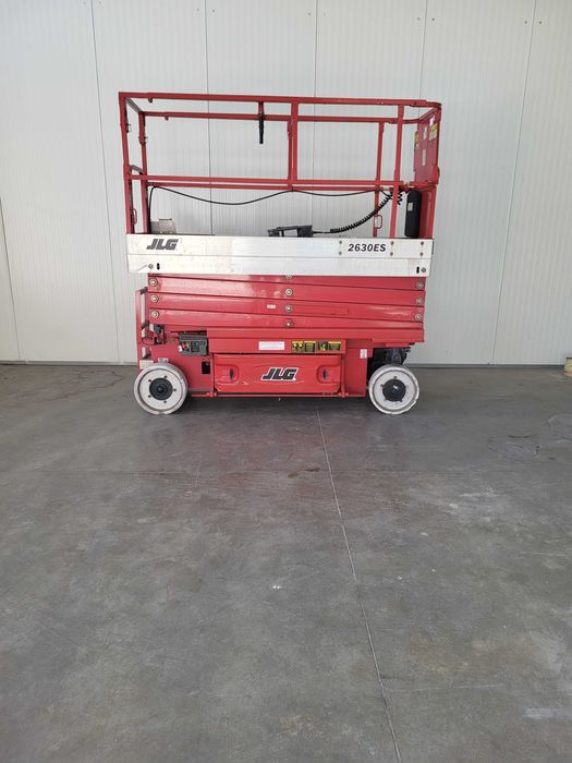 Ножична вишка 10м JLG 2630 es
