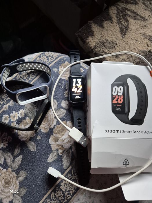 Vând brățară Xiaomi smart band active 8