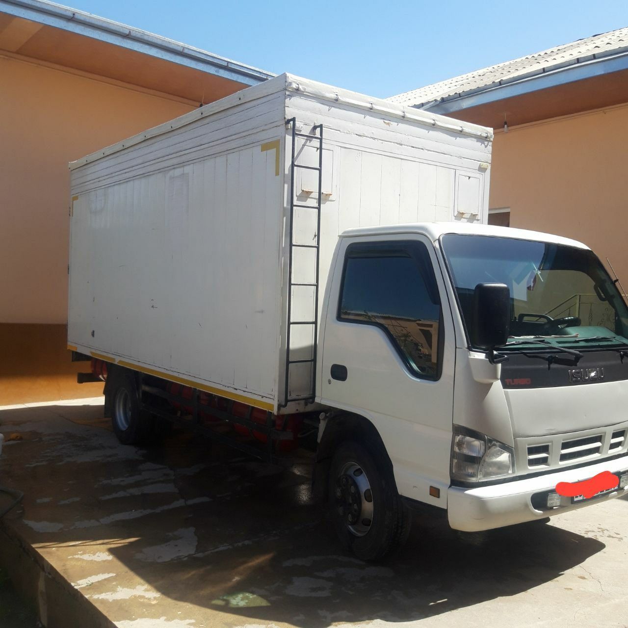 Isuzu 2015 sotiladi