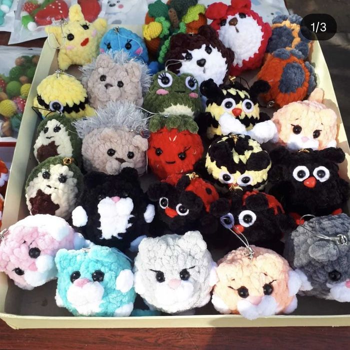 Вязаные брелки и игрушки