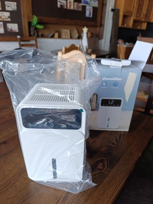 Мини влагоабсорбатор нов, тих с LCD дисплей и 12-часов таймер