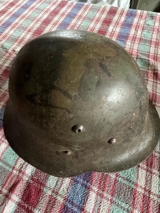 Камуфлажна българска военна каска