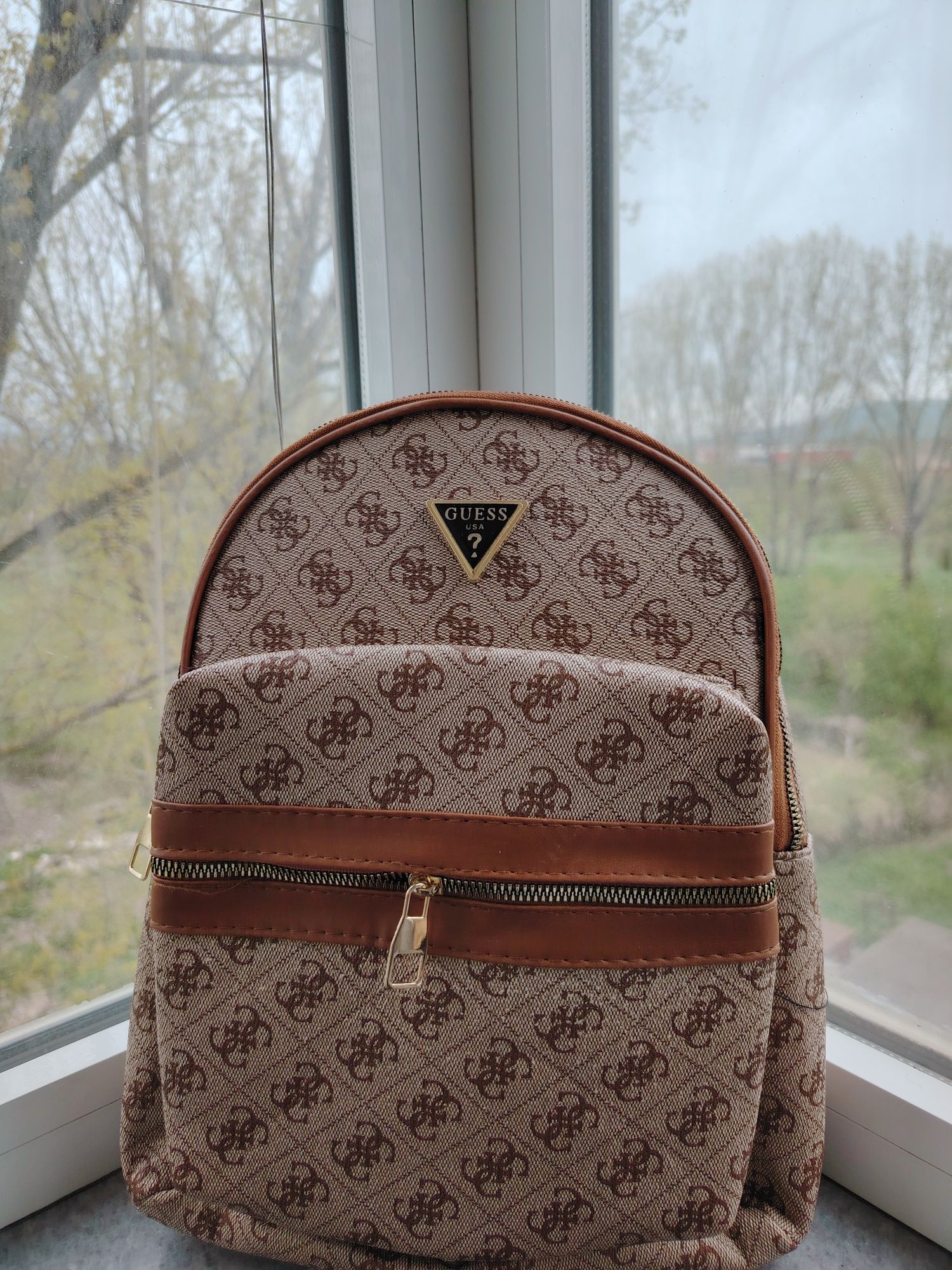 Нови дамски раници на Guess и МК