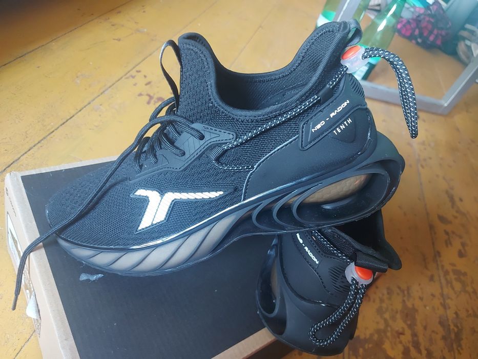 Adidași-Madrid/Spania