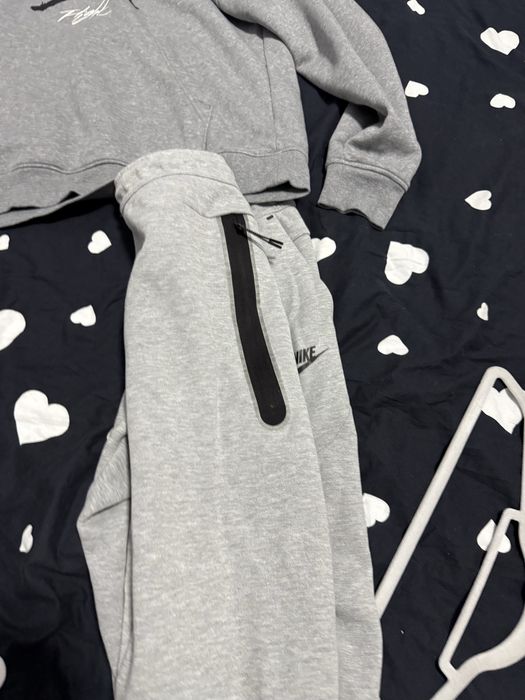 Pantaloni nike tech fleece gri