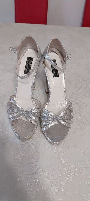 Sandale si pantofi din piele marimea 37