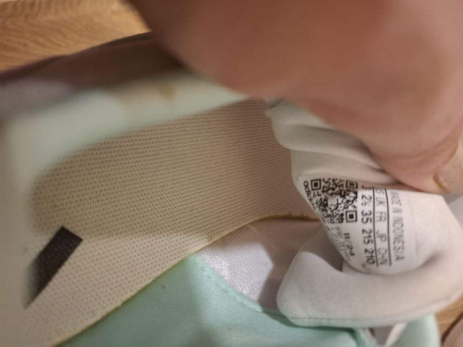 Маратонки adidas 35 номер като нови