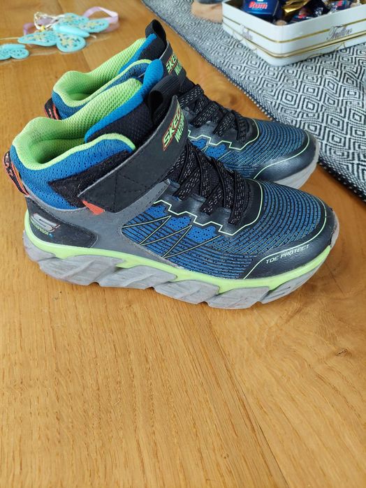 Маратонки за момче скечърс