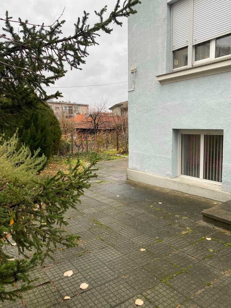 Продава се Къща в Карлово - 292 кв.м за 682 €/кв.м - Снимка #4
