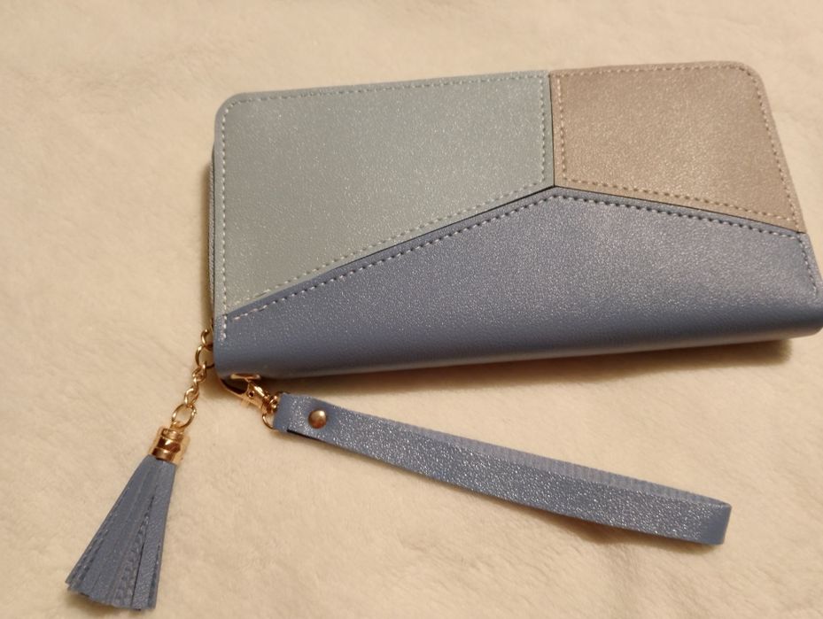 Дамски портмонета