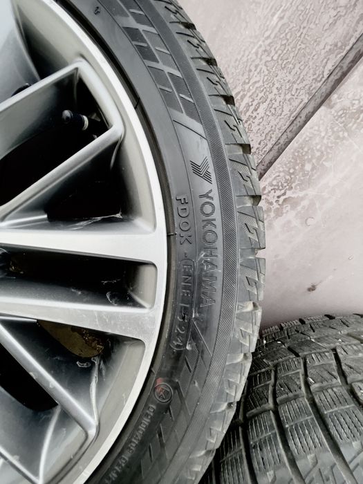Зимние шины R17 липучка мягкая Yokohama ice GUARD-60 / 2025 года