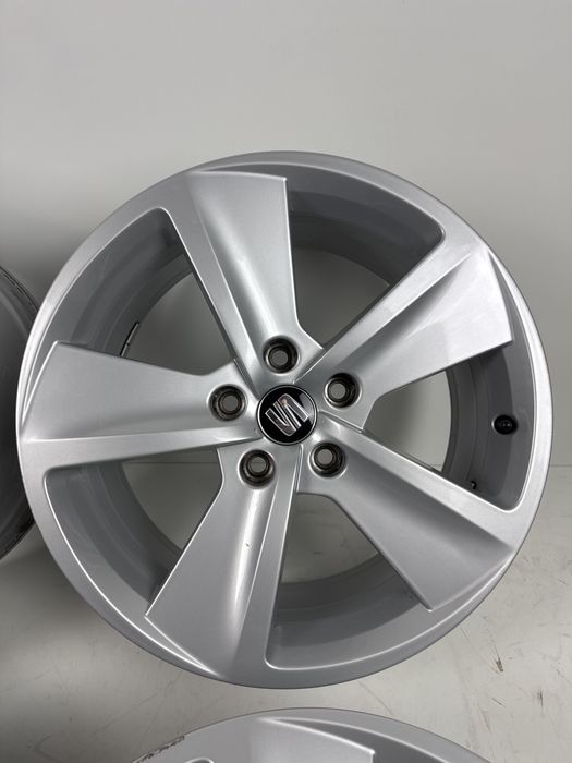 Se vinde set jante originale Seat R17
