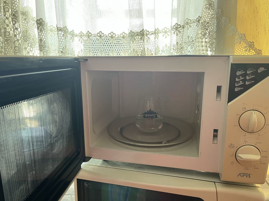 Микровълнова фурна AFK