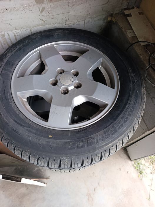 Джанти със зимни гуми Bridgestone 255/55/r18 от Ланд Роувър Дискавъри