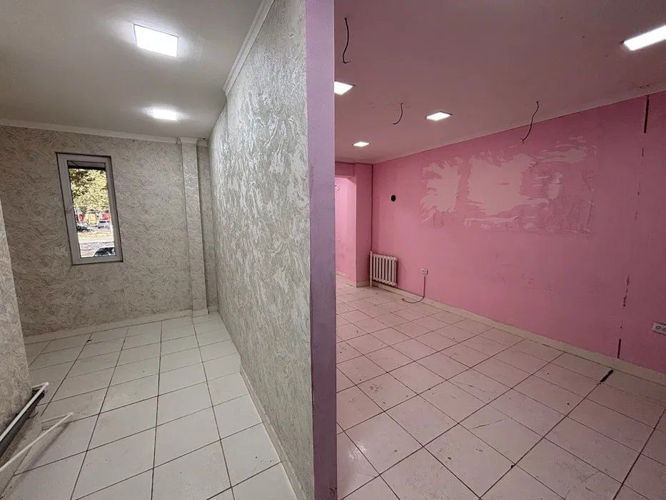 Чиланзар19 ор автомойка 50/50 35м²  в доль дороги 2комнаты Юр адреса