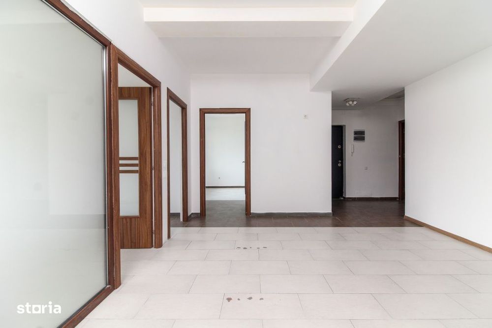 Spatiu comercial /birou /showroom /cabinet, imobil 2013, 108 mp