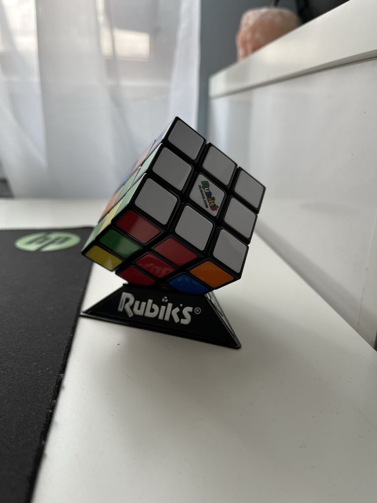 Оригинално Rubiks рубикс кубче