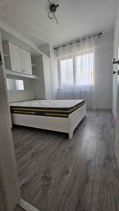 Apartament 2 camere semidecomandat de închiriat