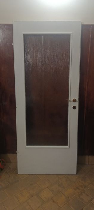 ușa din lemn normal  fara transport