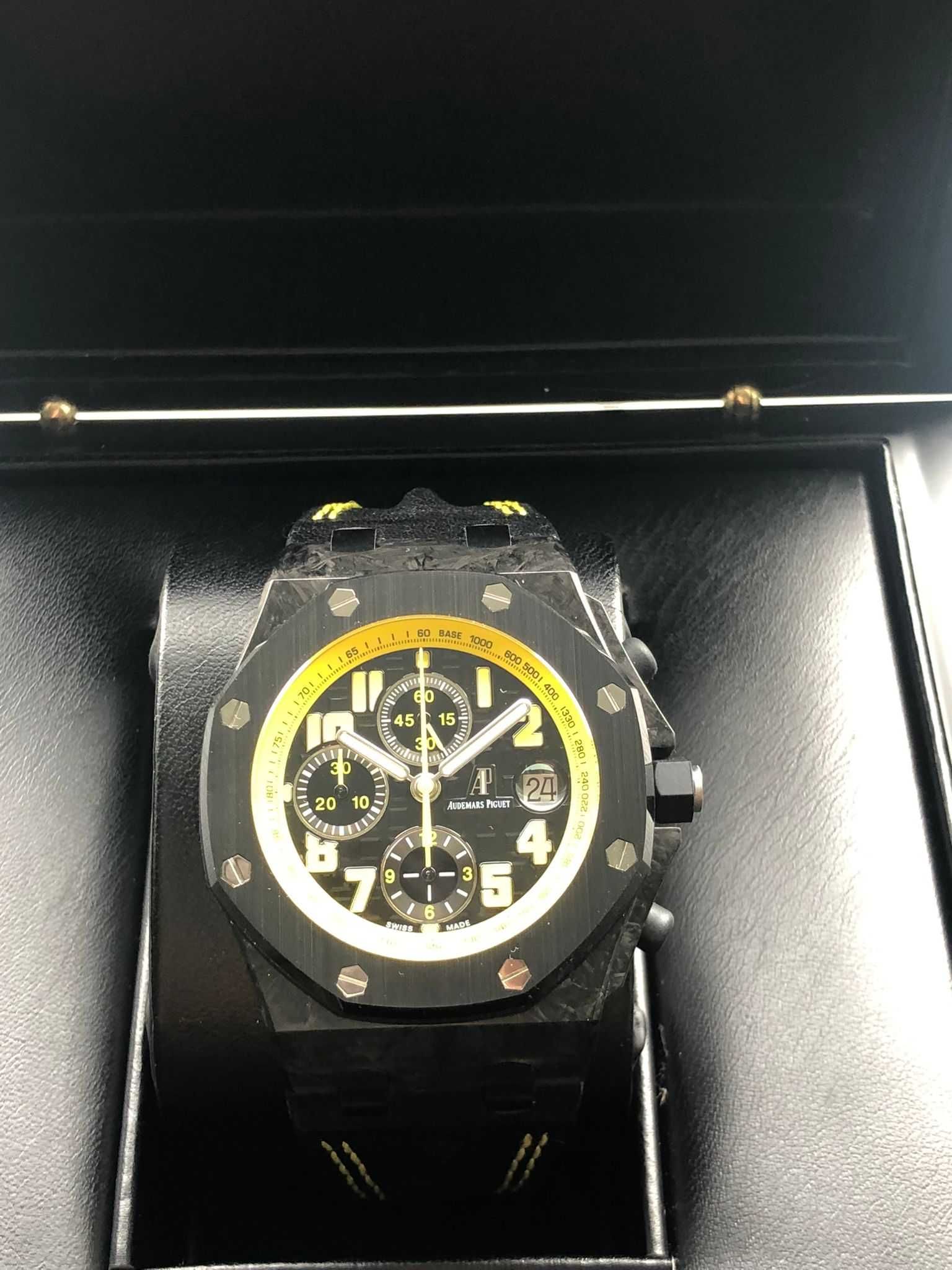 Audemars Piguet Royal Oak Offshore Bumble Bee Forged Carbon Fiber-100%