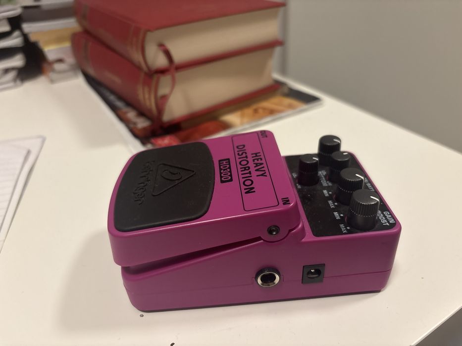 Pedală Behringer HD300 (Heavy Distorsion)