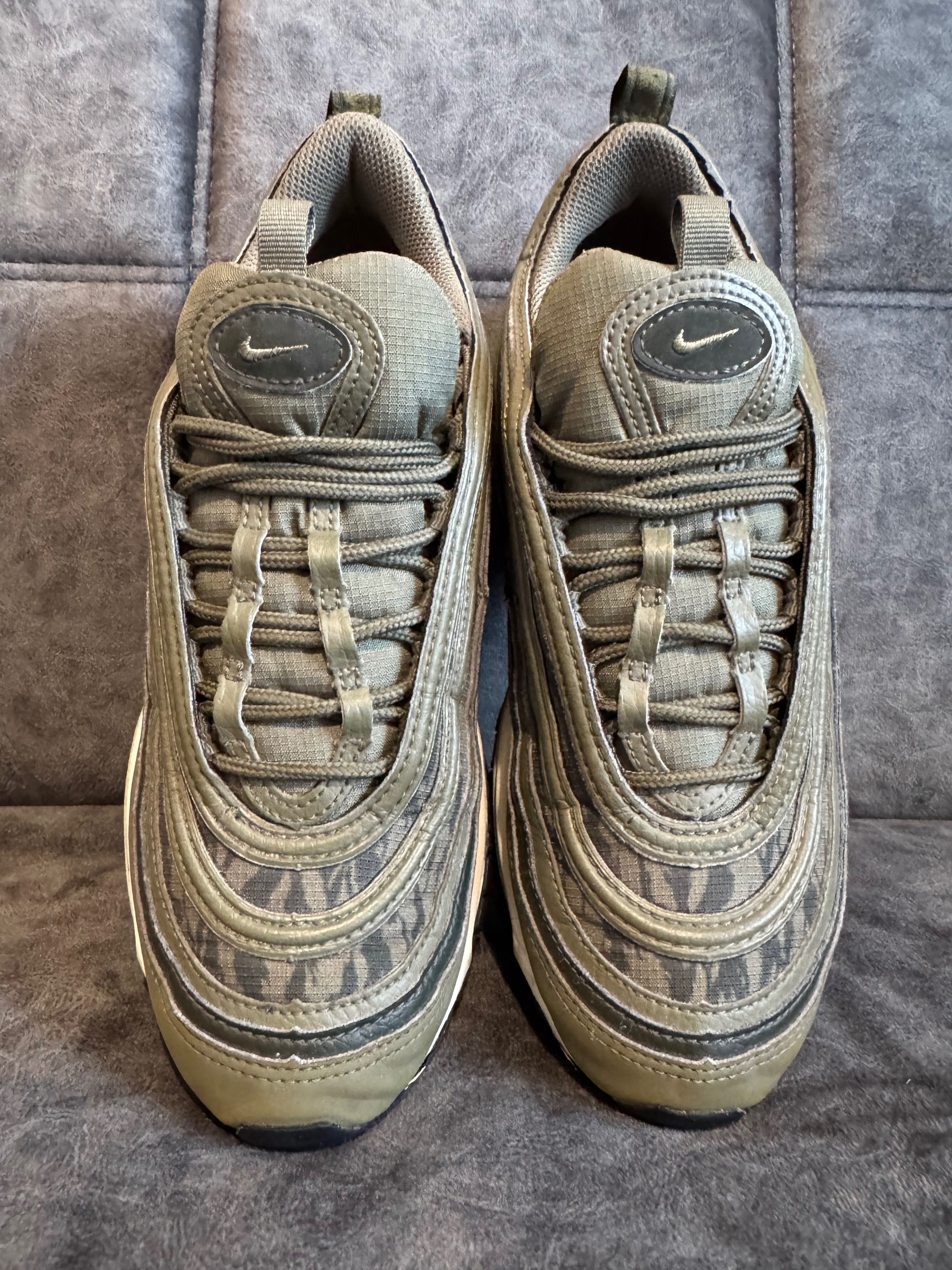 NIKE Air Max 97.