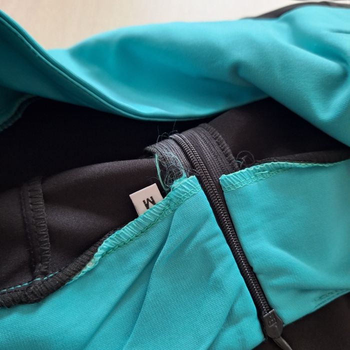 Рокля вталена, по тялото, размер М