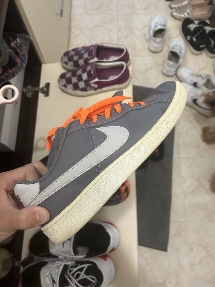 Обувки (Nike SB, Jordan; Vans; Tarmak)