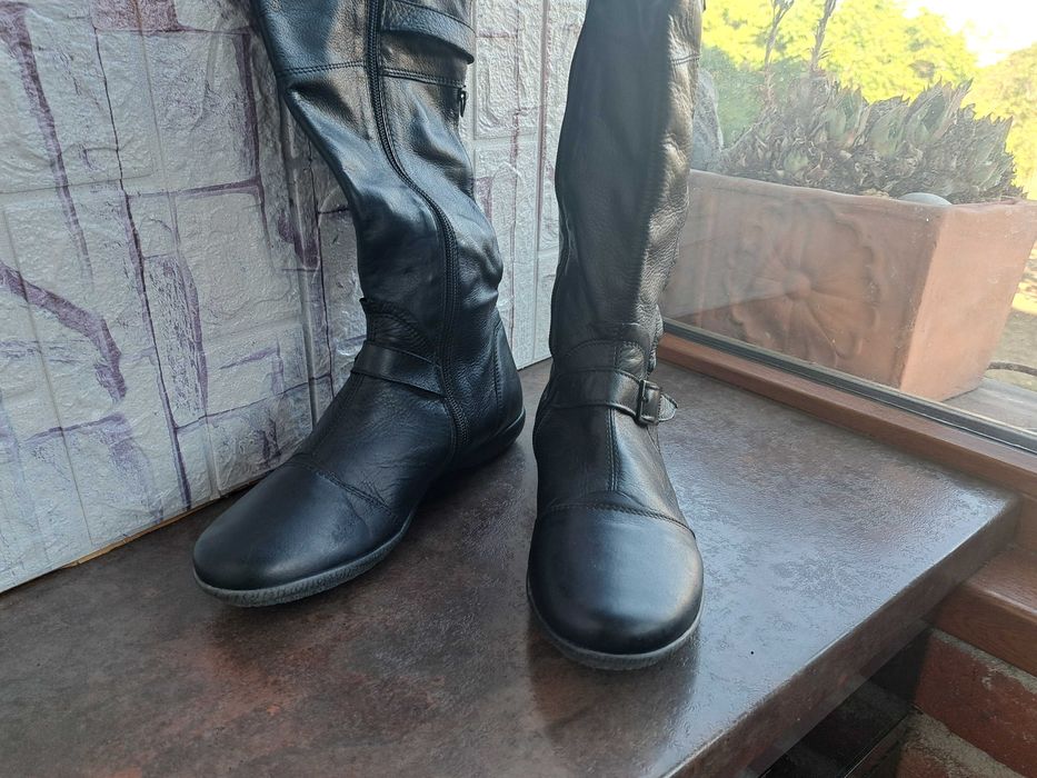 дамски ботуши,зимни обувки,кожени черни боти номер40