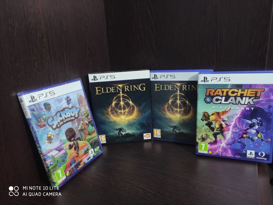 PS5 + 8 jocuri (3 sigilate, Elden Ring ediție specială)