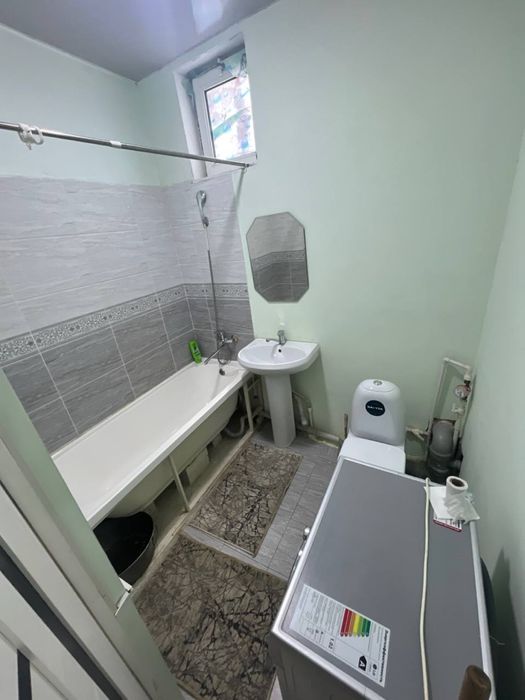 Квартира яншабадский район 1/2/2 33 кв большая кухня