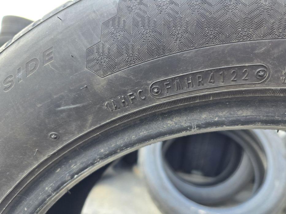 Anvelope de iarna 225-60r17 Falken