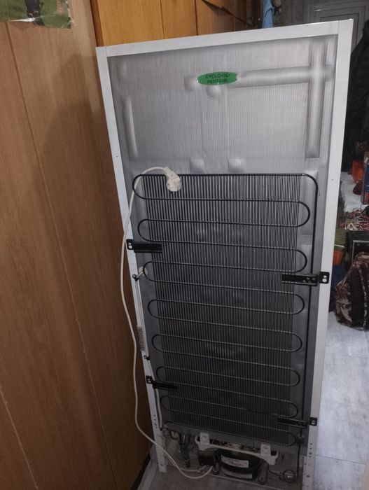Продавам хладилник