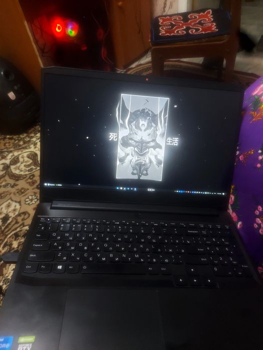 Продаёт игровой ноутбук Lenovo IdeaPad Gaming 3 15.6"