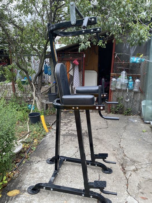 Aparat Power Tower pentru tractiuni, triceps si abdomen