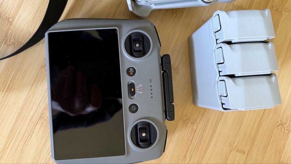 Drona DJI Mini 4 PRO Fly More Combo + Smart Controller RC 2