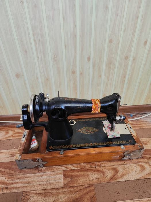 Продам швейная машинка